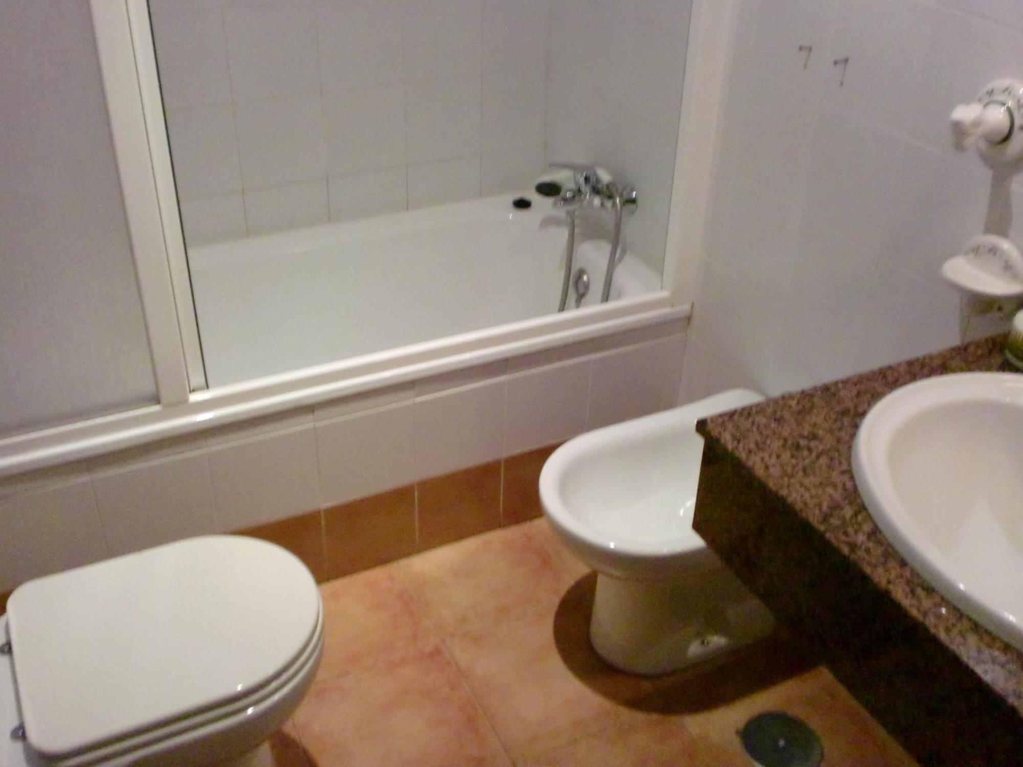 Hostal Las Tres Jotas Alcaracejos Zimmer foto