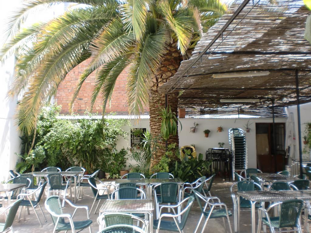 Hostal Las Tres Jotas Alcaracejos Exterior foto