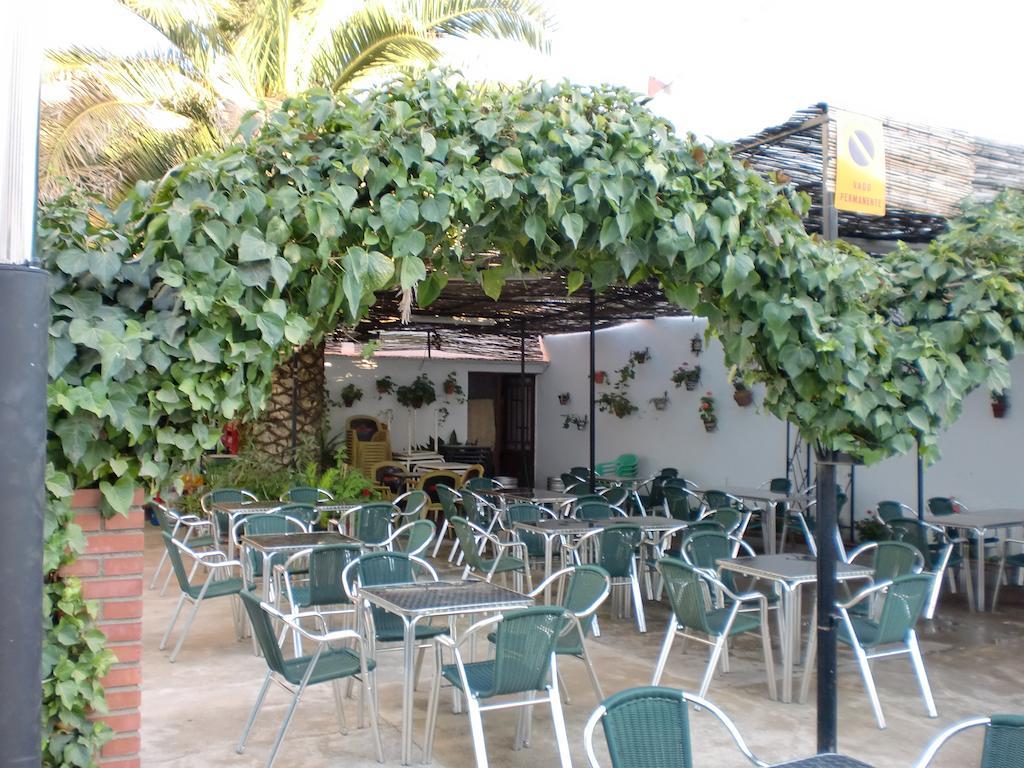 Hostal Las Tres Jotas Alcaracejos Exterior foto