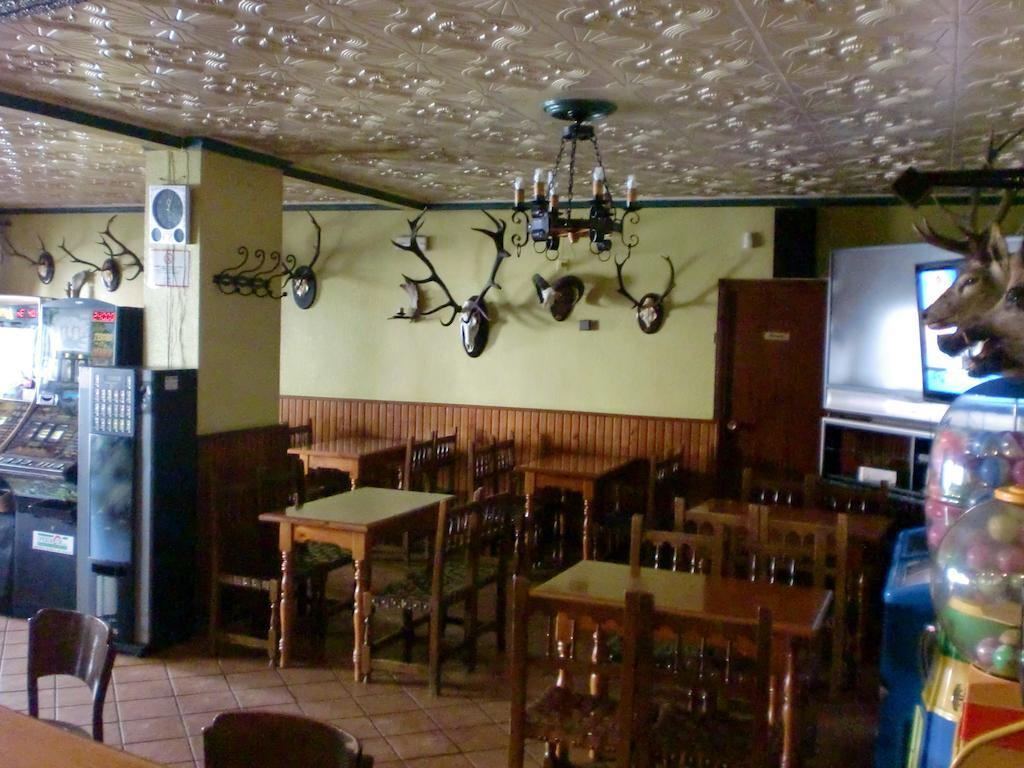 Hostal Las Tres Jotas Alcaracejos Exterior foto
