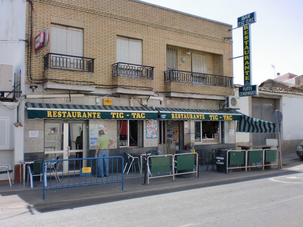 Hostal Las Tres Jotas Alcaracejos Exterior foto